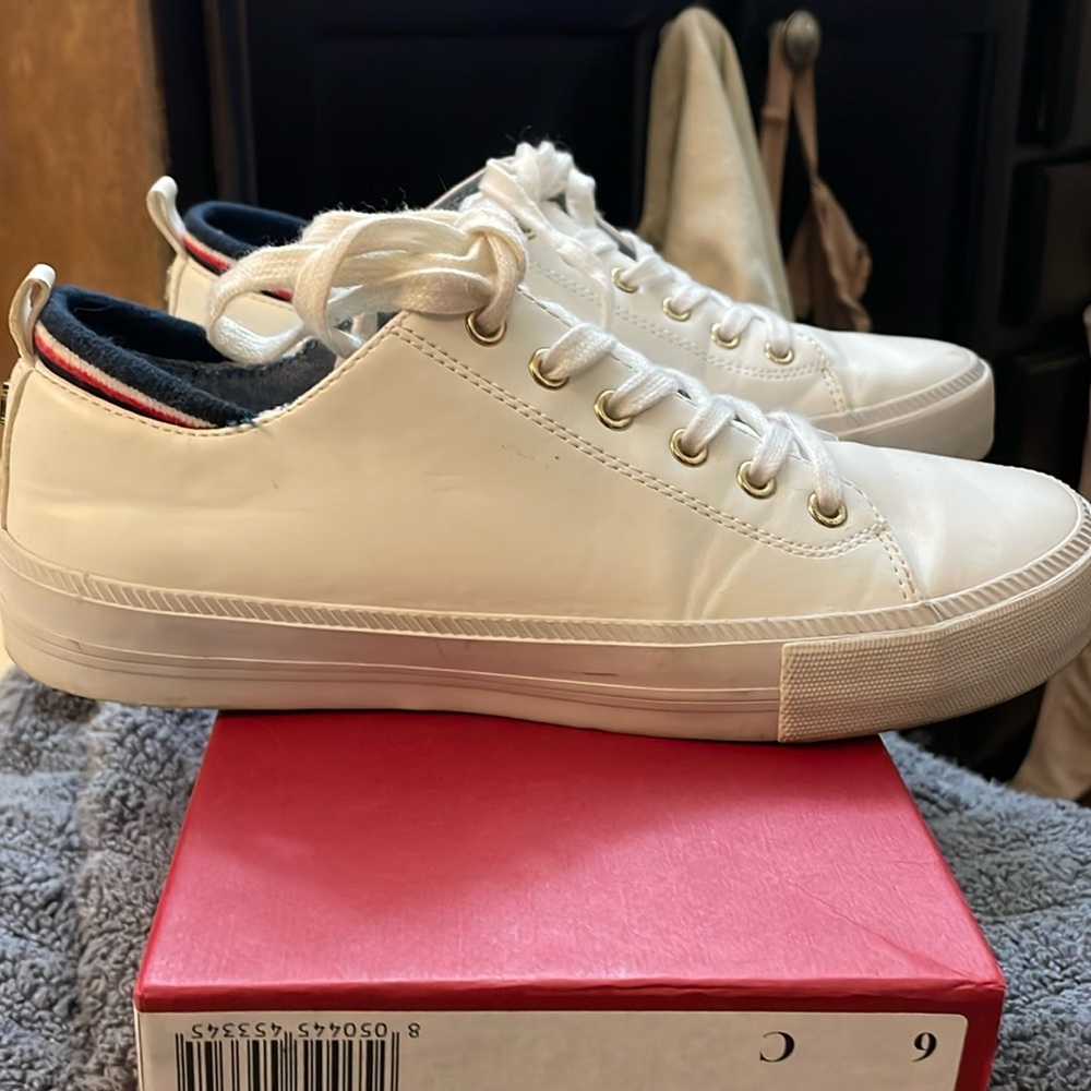 Tommy Hilfiger white sneaker